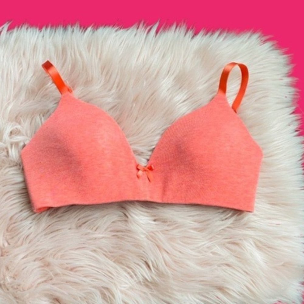 ❌SOLD❌La Vie En Rose Wireless Bra 36 C Like New